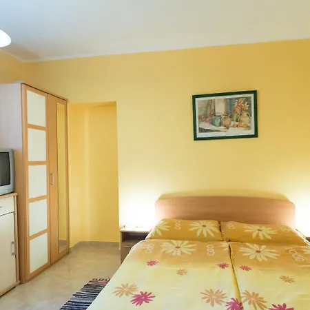 Andrea Apartmanhaz