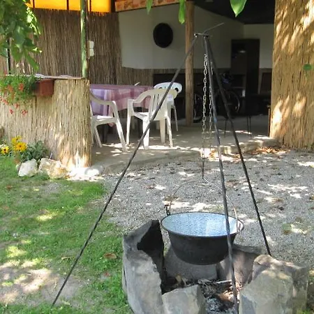 Andrea Apartmanhaz Daire Balatongyörök