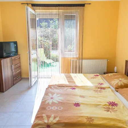 Daire Andrea Apartmanhaz Balatongyörök