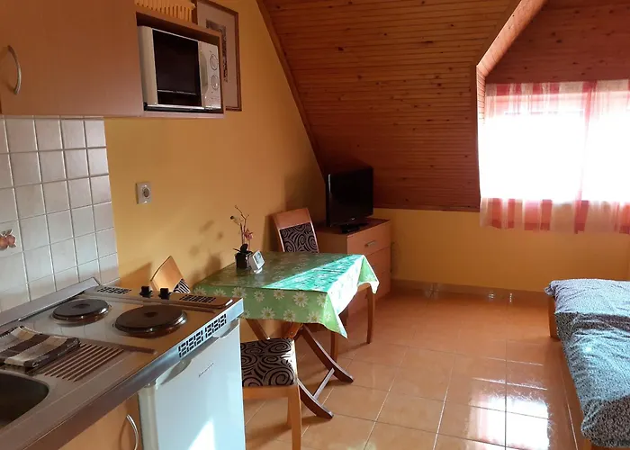 Lägenhet Andrea Apartmanhaz Balatongyörök